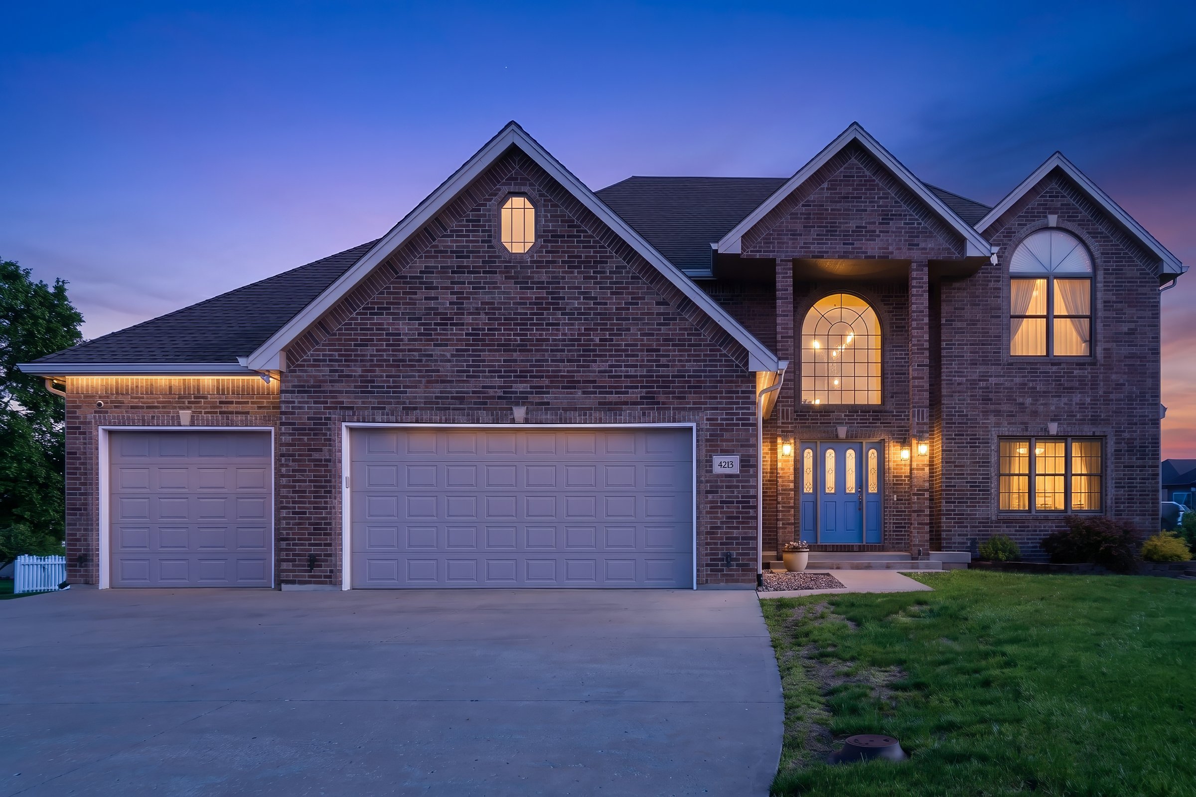 A home Chad Green sold in Lee's Summit, Missouri, at dusk